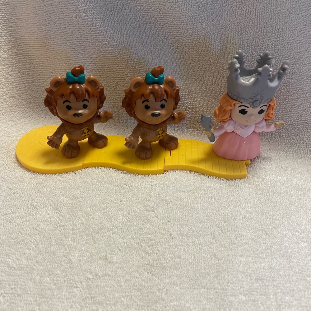 McDonald's Brown Lion and Pink Glinda Toy Set